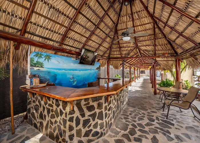 Beachside With Pool And Free Wifi Apartment *